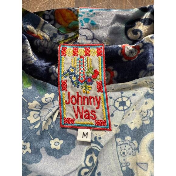 "JOHNNY WAS" Beautiful Velvett 3 Butt. Cardigan SZ M Floral Silk Blend Luxurious - Picture 7 of 11
